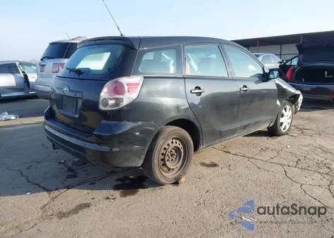 2005 Toyota Matrix z USA, uszkodzony, nr VIN 2T1KR32E05C340402